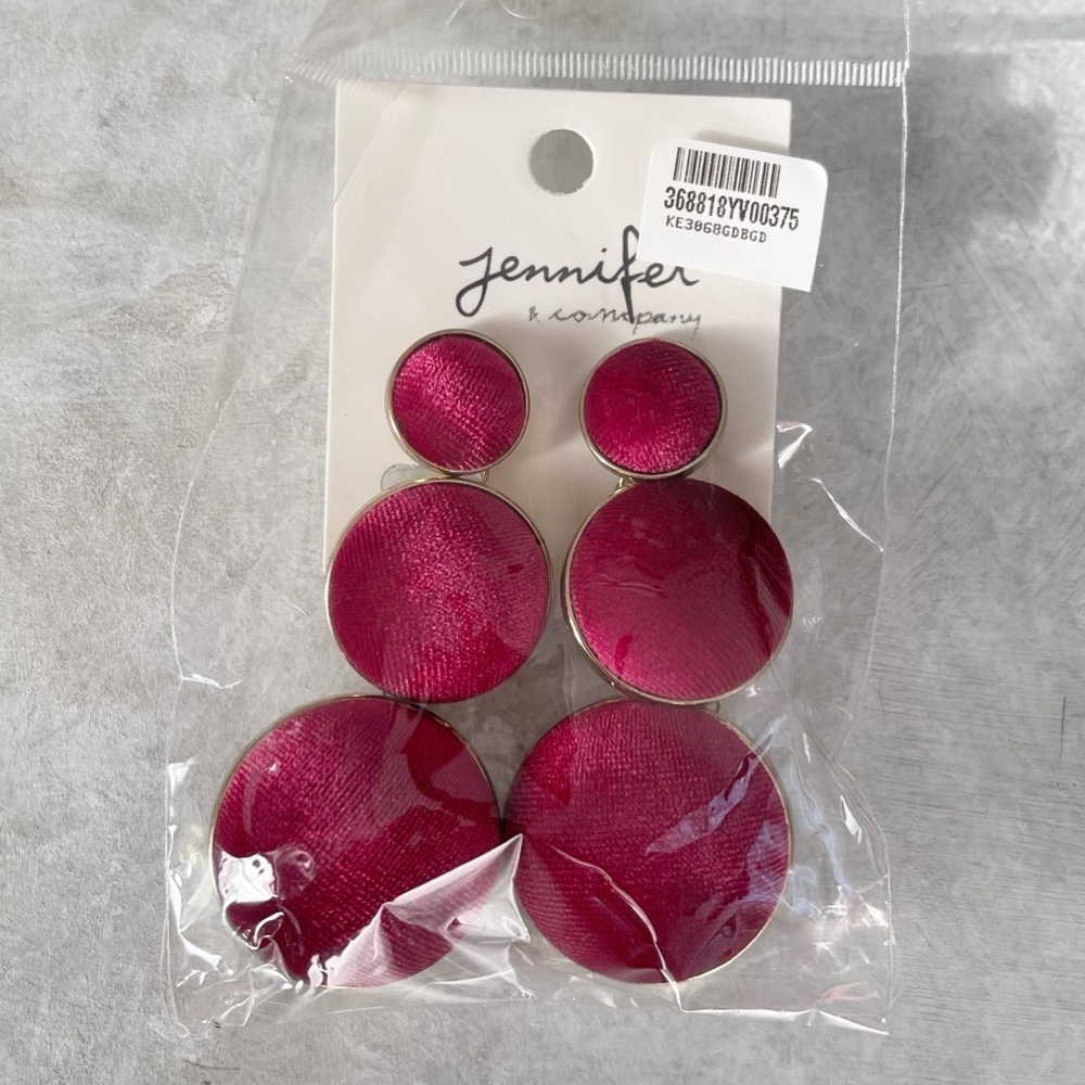 Jennifer & Company Pierced Earrings Dangle Long Pink Round NWT NEW
